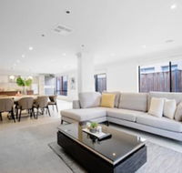 Lightful Charming House With Free Parking - Accommodation Nelson Bay