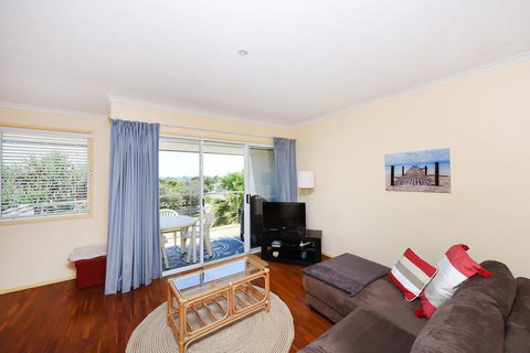 Sunbright 2/5 Petrel Street - Accommodation Nelson Bay 2