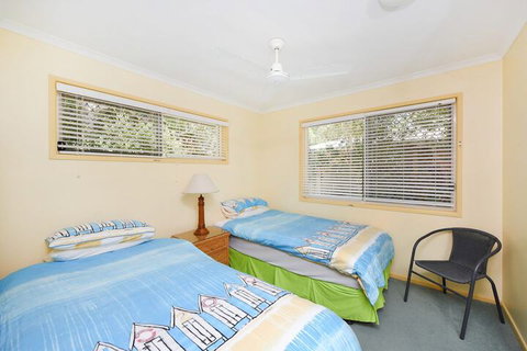 Sunbright 2/5 Petrel Street - Accommodation Nelson Bay 4