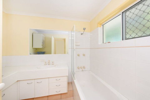 Sunbright 2/5 Petrel Street - Accommodation Nelson Bay 5