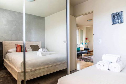 Charming 1 Bedroom Apartment In Vibrant South Yarra - Accommodation Nelson Bay 5
