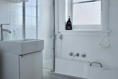 Comfortable 3 Bedroom Apartment In Trendy Haberfield - Accommodation Nelson Bay 1