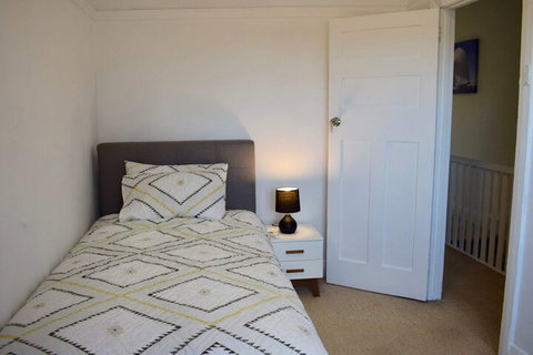 Comfortable 3 Bedroom Apartment In Trendy Haberfield - Accommodation Nelson Bay 4