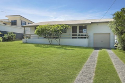 Baileys Beach House - Accommodation Nelson Bay 0