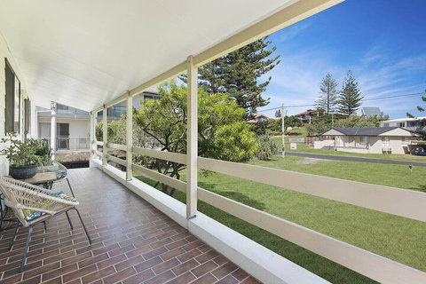 Baileys Beach House - Accommodation Nelson Bay 4