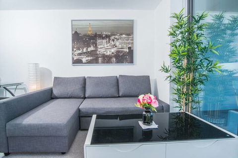 Minimalism Modern Apartment With Water View - Accommodation Nelson Bay 7