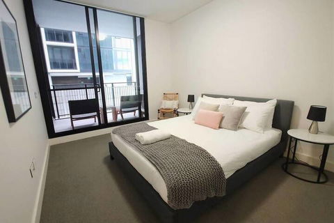 Luxury 1 Bedroom 1 Study With 1 Parking - Accommodation Nelson Bay 3