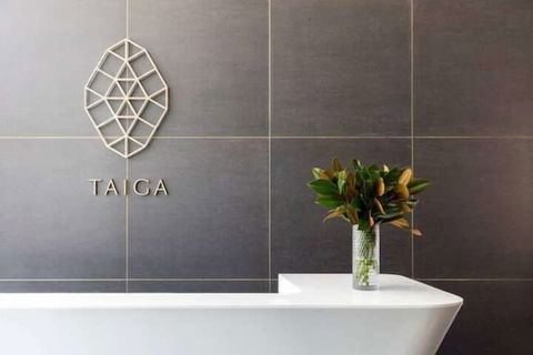 Luxury 1 Bedroom 1 Study With 1 Parking - Accommodation Nelson Bay 7