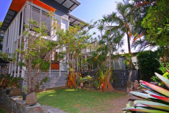 Point Arkwright QLD Accommodation Nelson Bay