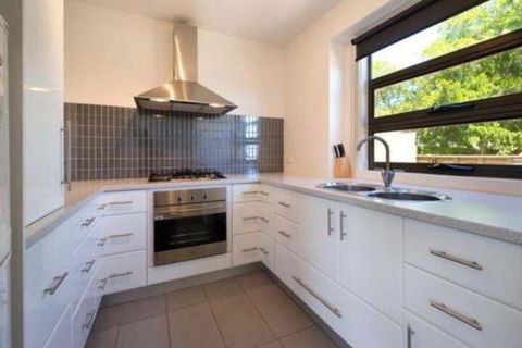 Daydream Cottage - Accommodation Nelson Bay 2