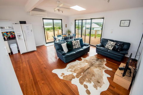 Ocean View Getaway - Accommodation Nelson Bay 3