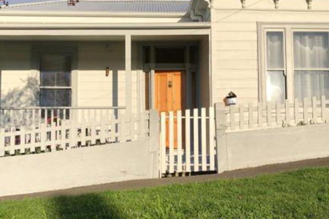 La Casa Cabrera - Nelson Bay Accommodation.com 4