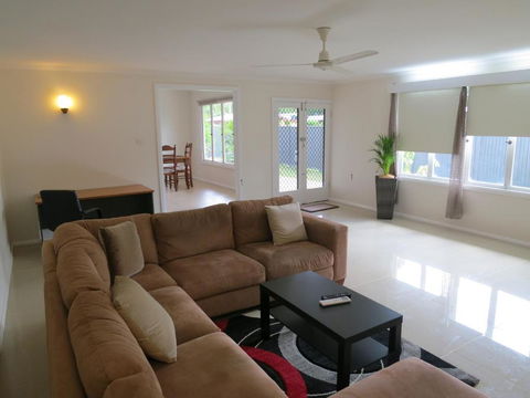 Edge Hill Clean & Green Cairns 7 Minutes From The Airport 7 Minutes To Cairns CBD & Reef Fleet Terminal - Accommodation Nelson Bay 5