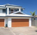 Relax at Pacific 1 / 26 Pacific Avenue private duplex with enclosed yard - Accommodation Nelson Bay