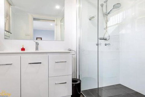 Thurlow Avenue House No.17 - Accommodation Nelson Bay 4