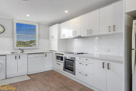 Thurlow Avenue House No.17 - Accommodation Nelson Bay 3