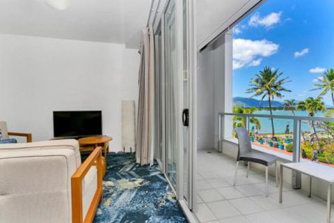 Harbour Lights Apartments - Accommodation Nelson Bay 6