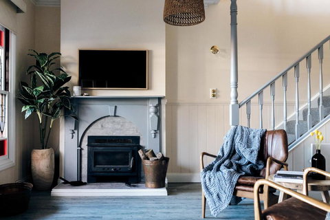 Luxury On Loch - Nelson Bay Accommodation.com 4