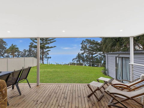 Toukley Waterfront Oasis - Accommodation Nelson Bay 6