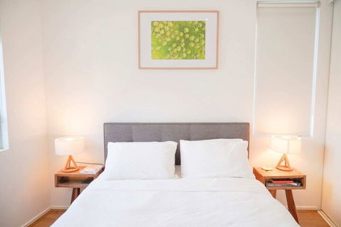 Trendy Modern 2BD Apartment Close To Beach & City - Accommodation Nelson Bay 6