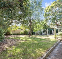 GUMS  ROSES Family home in the heart of town. - Accommodation Nelson Bay