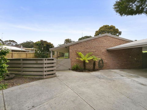 SURF SIDE VERONICA - Accommodation Nelson Bay 5