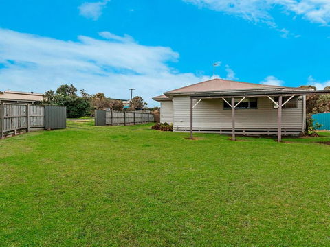 Southern Tides - Accommodation Nelson Bay 3