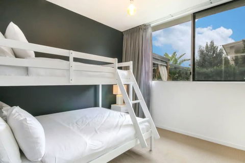 Spacious 2 Bedroom Apartment In Ascot With Large Private Garden - Accommodation Nelson Bay 1