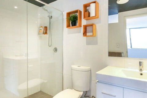Spacious 2 Bedroom Apartment In Ascot With Large Private Garden - Accommodation Nelson Bay 3
