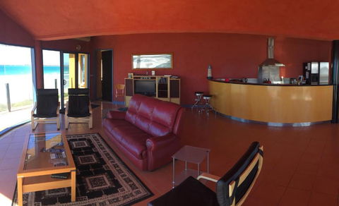 The Penthouse - Accommodation Nelson Bay 2