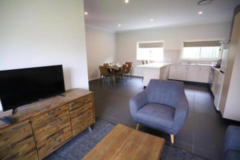 Eastend Studio Apartments - Accommodation Nelson Bay 3