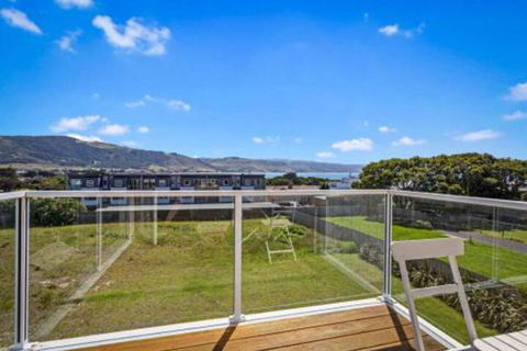 SEA NOOK Seconds From The Beach - Accommodation Nelson Bay 0