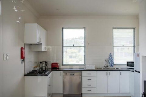 Five Bed Five Bath Five Star View 2 Mins To CBD Wentworth Estate - Accommodation Nelson Bay 4