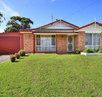 Kingfisher Pet Friendly 10 Mins to Hyams Beach - Nelson Bay Accommodation.com