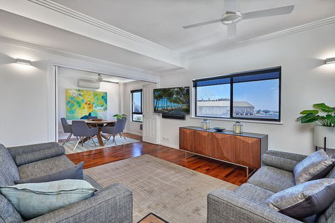 Belle Escapes Luxury Penthouse With Ocean Views - Accommodation Nelson Bay 7