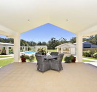 One Mile Mansion - Accommodation Nelson Bay