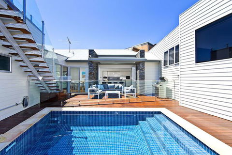 The Lookout - Accommodation Nelson Bay 3
