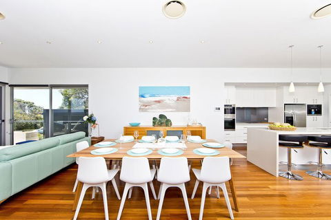 The Lookout - Accommodation Nelson Bay 7