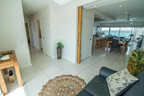 ZEN By THE WATER Darwins Premier Family Retreat - Accommodation Nelson Bay 4