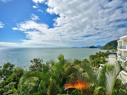 Absolute Beachfront With Million Dollar Views - Accommodation Nelson Bay 4