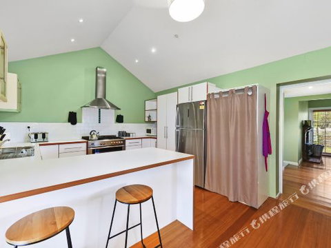 Family Friendly Weatherboard Cottage - Accommodation Nelson Bay 4