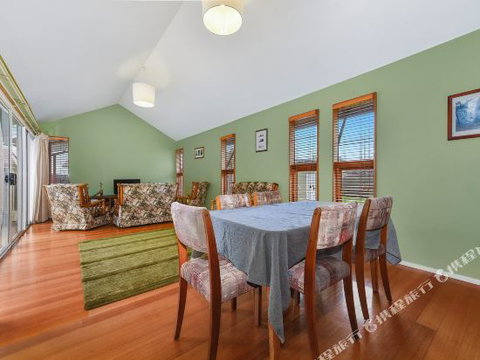Family Friendly Weatherboard Cottage - Accommodation Nelson Bay 3