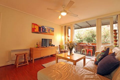 Colour Pop - Rejuvenate Stays - Accommodation Nelson Bay 0