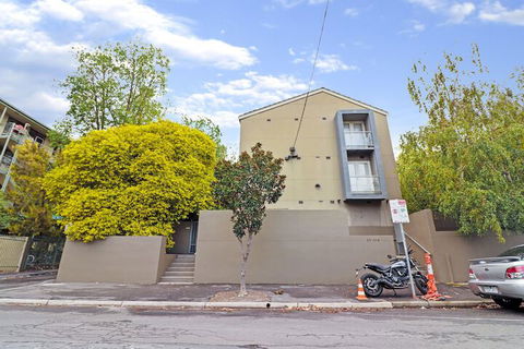 Colour Pop - Rejuvenate Stays - Accommodation Nelson Bay 1