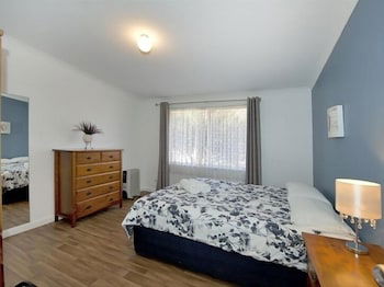 Unit 6 Middleton Mews - Accommodation Nelson Bay 2