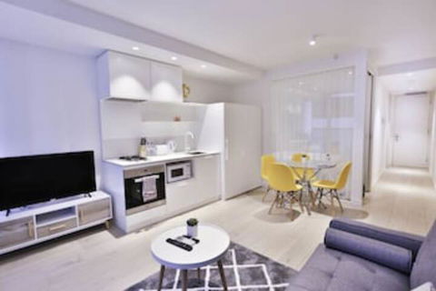 South Yarra Claremont Apartment - Accommodation Nelson Bay 0