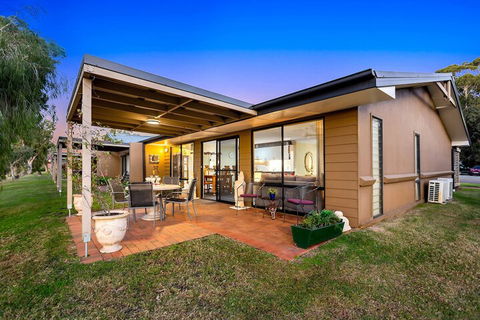Horizons Escape Villa 136 - Accommodation Nelson Bay 3