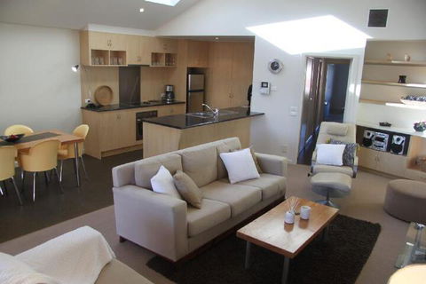 SACKVILLE APARTMENT 1 - Accommodation Nelson Bay 3