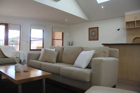 SACKVILLE APARTMENT 1 - Accommodation Nelson Bay 4