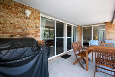 3 Bedroom House At Sandy Point Road 151 - Accommodation Nelson Bay 1